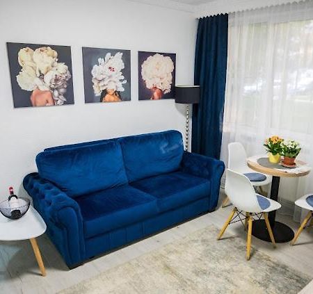 Escape Aparthotel Сучава Экстерьер фото